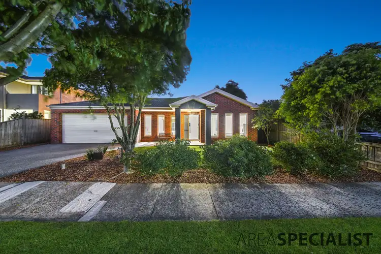 8 Boronia Avenue, Cranbourne VIC 3977