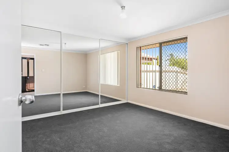 Fifth view of Homely semi-detached listing, 9B Rourke Cove, Somerville WA 6430