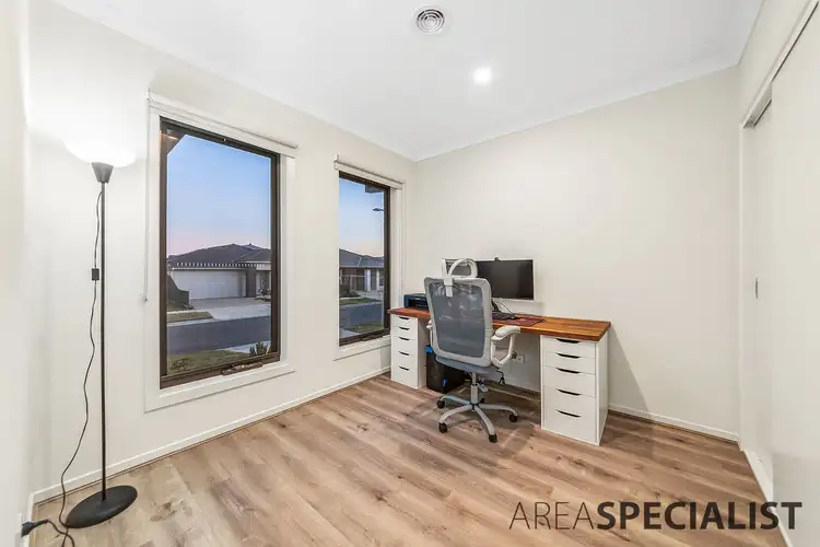 Fifth view of Homely house listing, 18 Juliet Way, Berwick VIC 3806