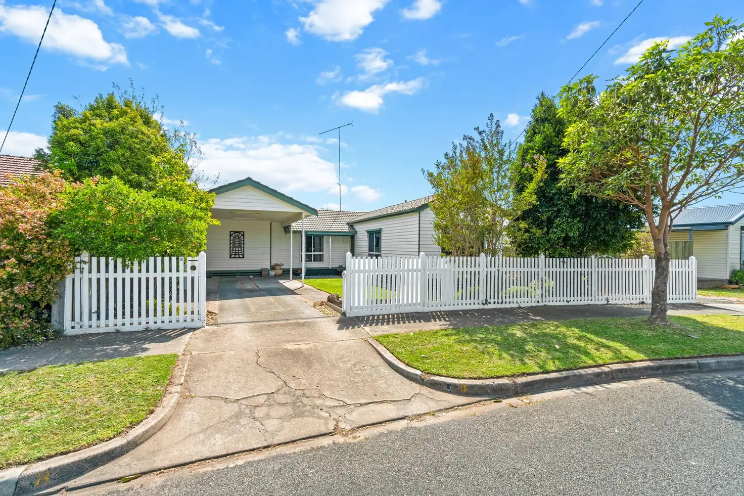 Main view of Homely house listing, 8 Farmer Crescent, Traralgon VIC 3844