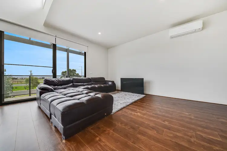 Fifth view of Homely townhouse listing, 118 Willow Glen Boulevard, Cranbourne VIC 3977