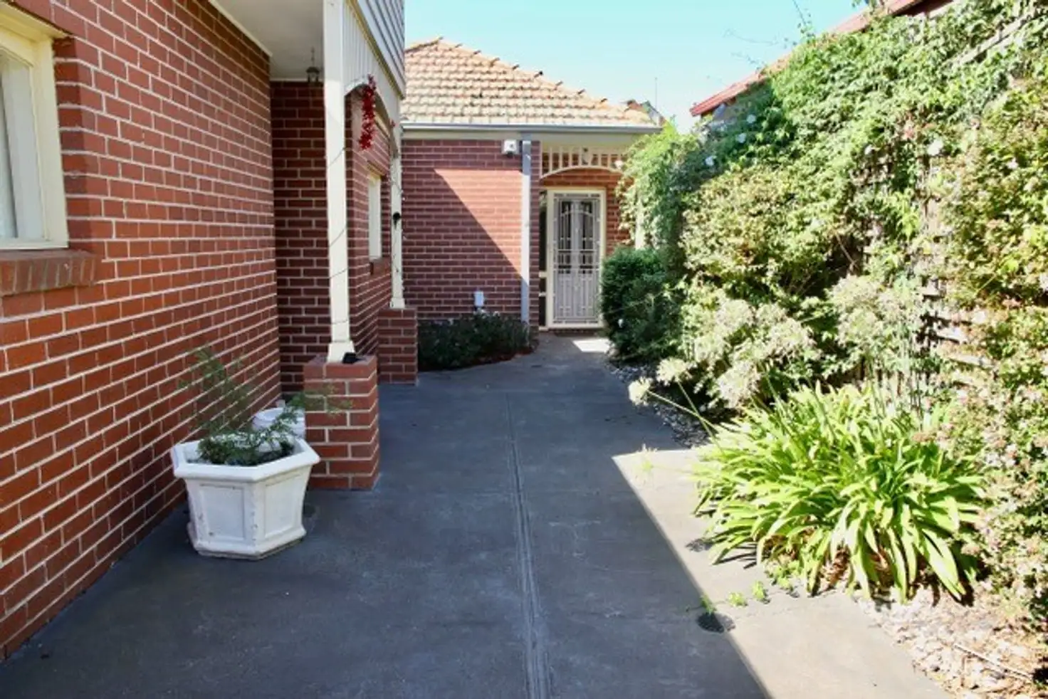 Main view of Homely unit listing, 4/8 Napier Crescent, Essendon VIC 3040