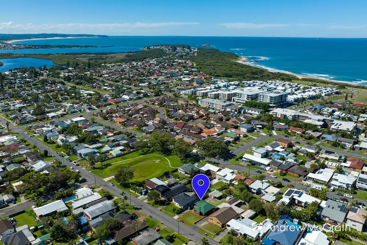 98 Macquarie Grove, Caves Beach NSW 2281