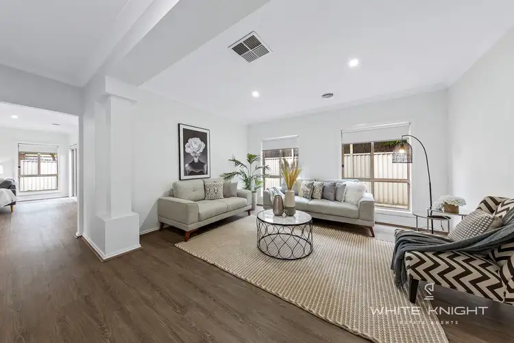 Fifth view of Homely house listing, 33 Blenheim Way, Caroline Springs VIC 3023