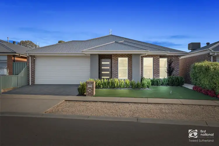 8 Orville Way, White Hills VIC 3550