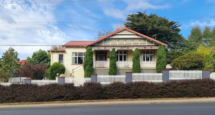 14 East Parade, Deloraine TAS 7304