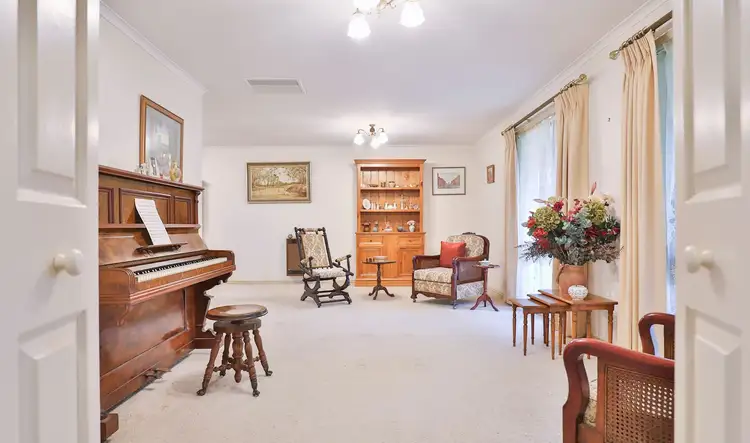 Fifth view of Homely house listing, 8 Bingara Close, Mildura VIC 3500