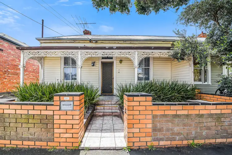 11 Laura Street