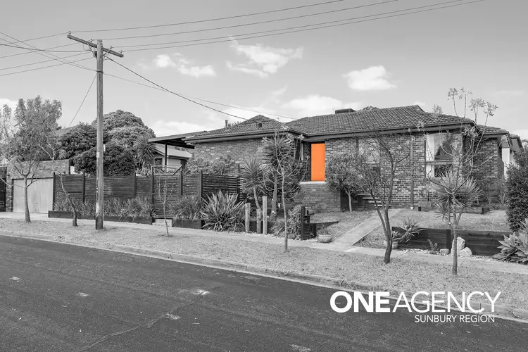 14 Hood Crescent, Sunbury VIC 3429
