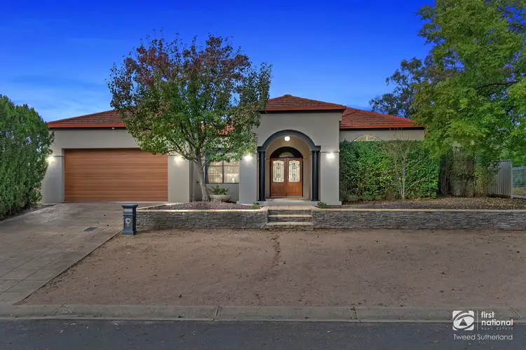 8 Peppertree Grove, Strathdale VIC 3550
