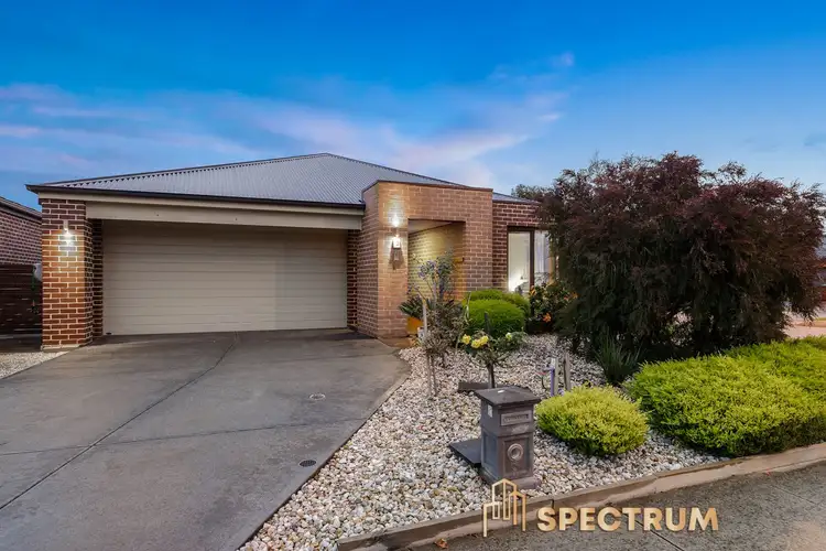 5 Evesham Street, Cranbourne North VIC 3977