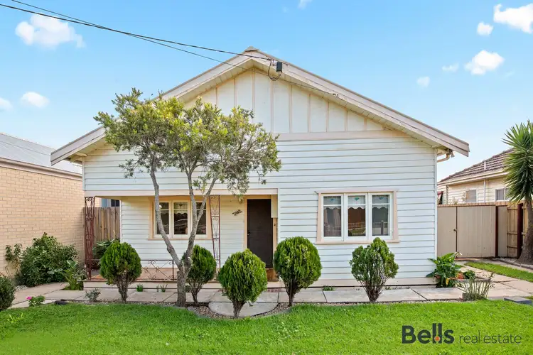 15 Thomson Street, Sunshine VIC 3020