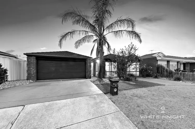 2 Gorong Walk, Delahey VIC 3037