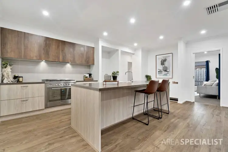 Fifth view of Homely house listing, 5 Mare Close, Cranbourne East VIC 3977