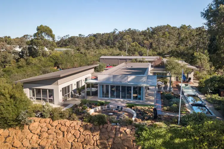 2 Panoramic Close, Quindalup WA 6281
