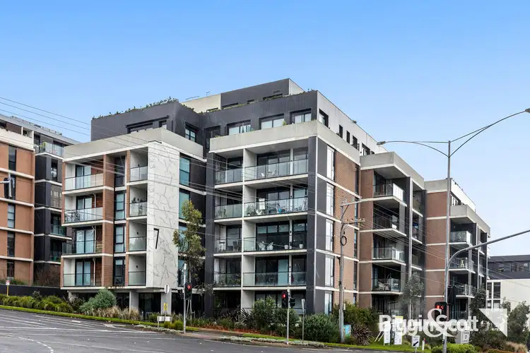 215/7 Red Hill Terrace, Doncaster East VIC 3109