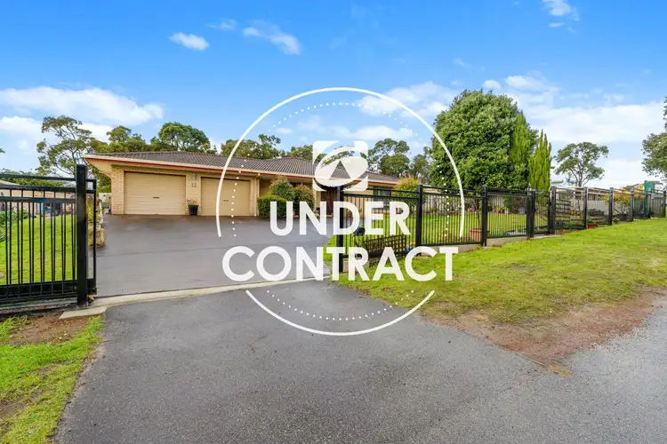 12 Le Grande Avenue, Orana WA 6330