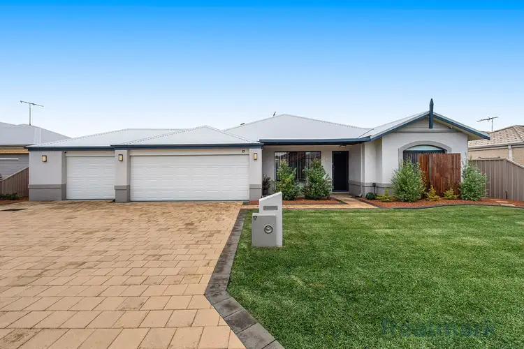 17 Wuraling Pass, Wannanup WA 6210