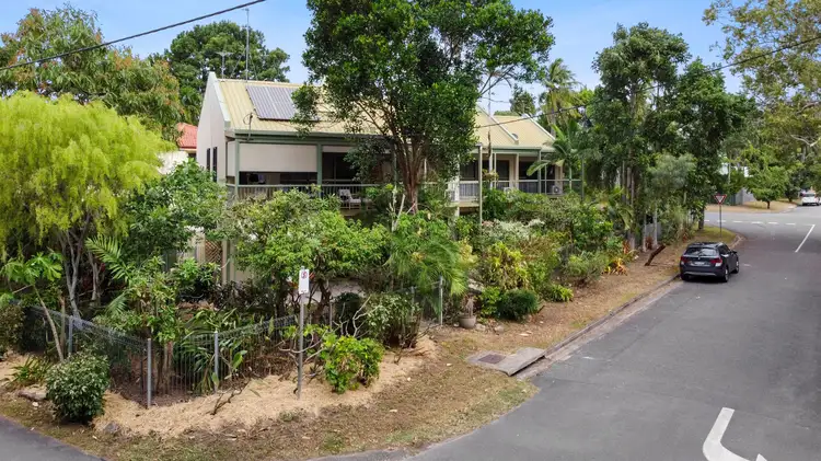 1/23 Hibiscus Lane, Holloways Beach QLD 4878