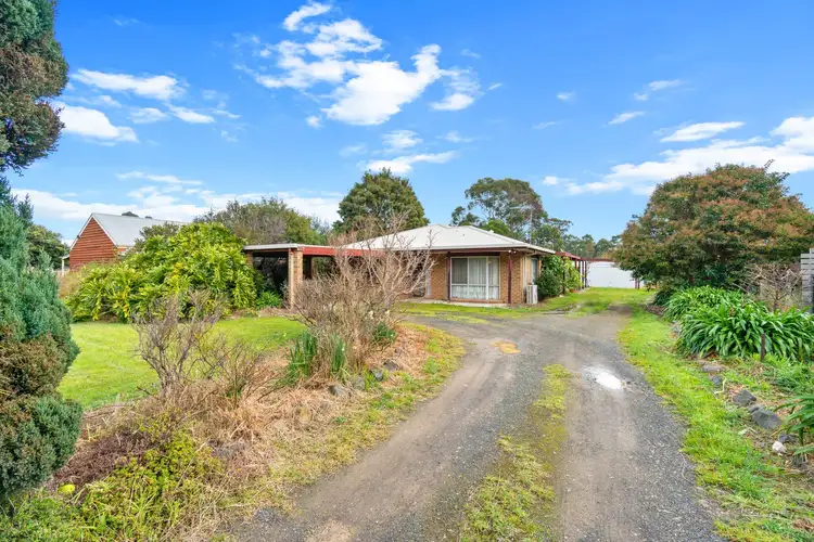 Second view of Homely house listing, 35 Stringers Road, Toongabbie VIC 3856