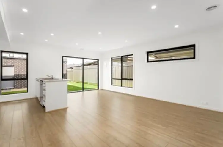 Fourth view of Homely townhouse listing, 7 Baltic Walk, Craigieburn VIC 3064