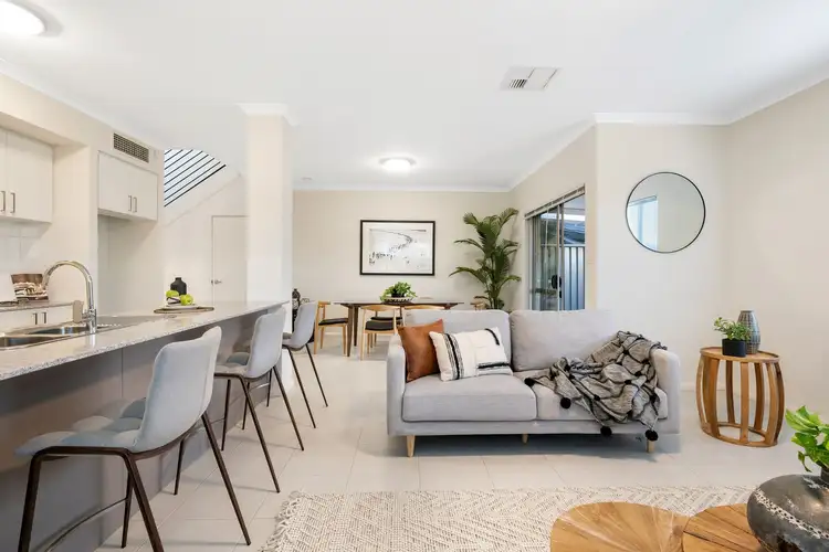 15/2 Louvre Way, Baldivis WA 6171