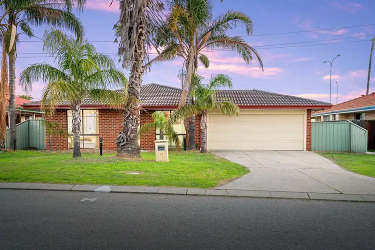 11 Hotchkiss Close, Thornlie WA 6108