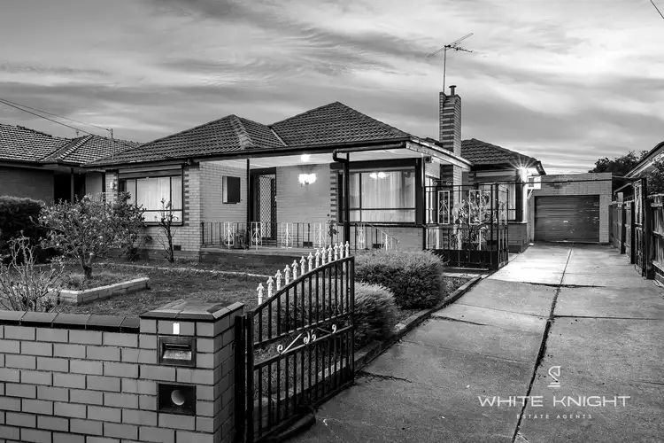 8 Rhodes Street, St Albans VIC 3021