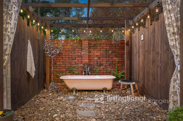 6 Station Avenue, Emerald VIC 3782