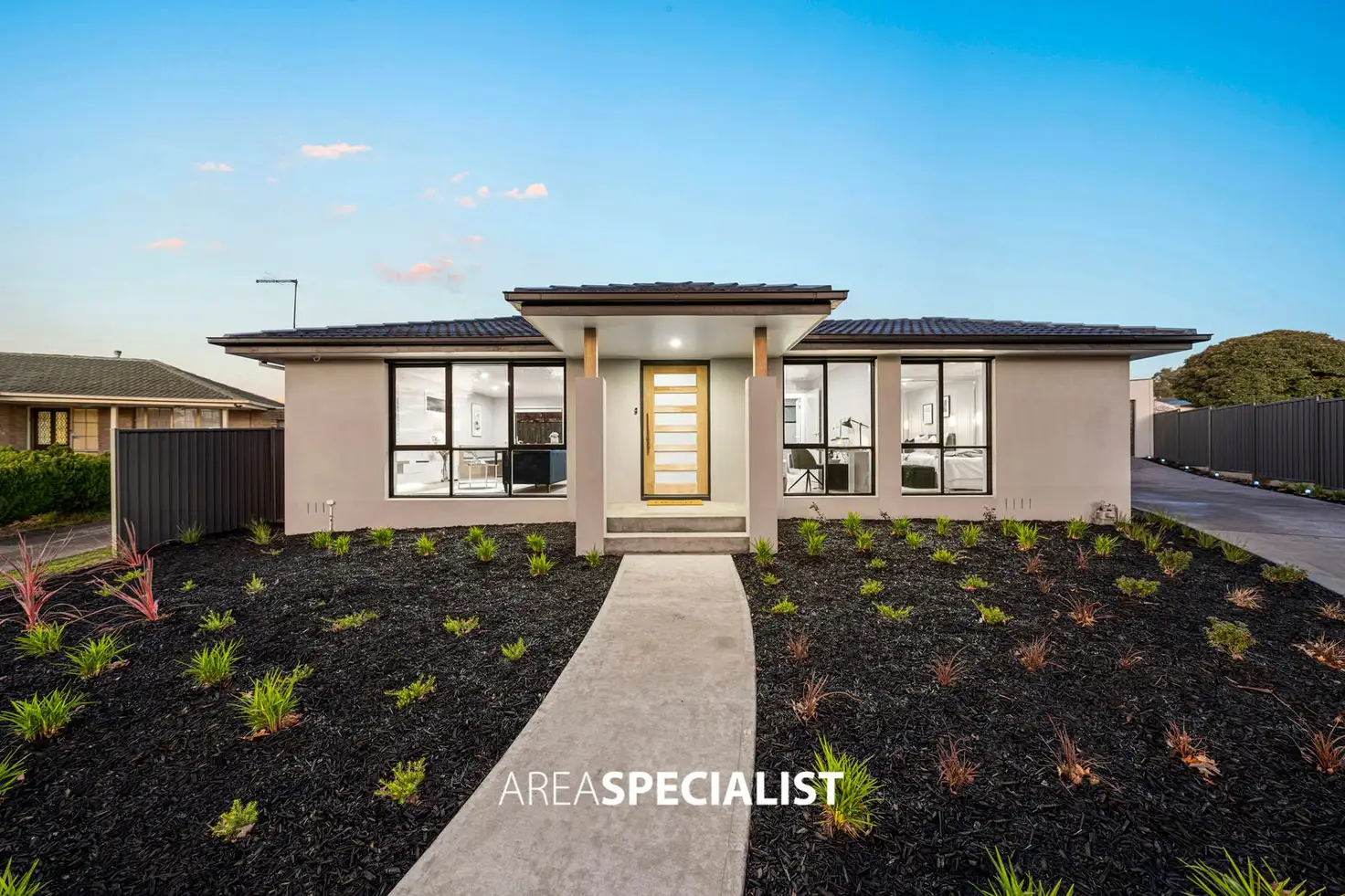 Main view of Homely unit listing, 1/16 Wynette Close, Hampton Park VIC 3976