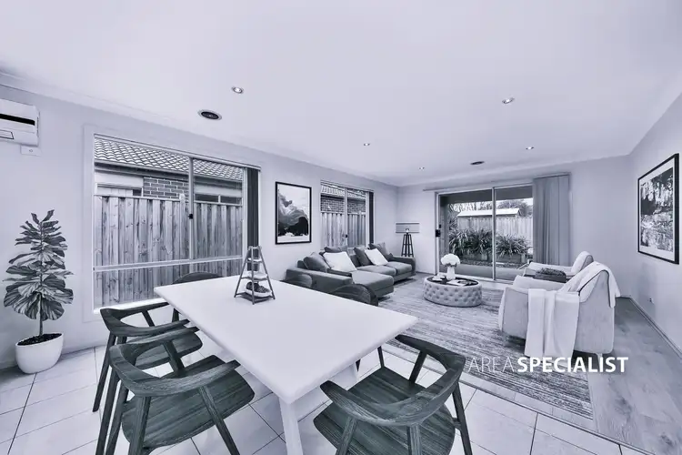 Main view of Homely house listing, 2/40 Ogle Way, Cranbourne North VIC 3977