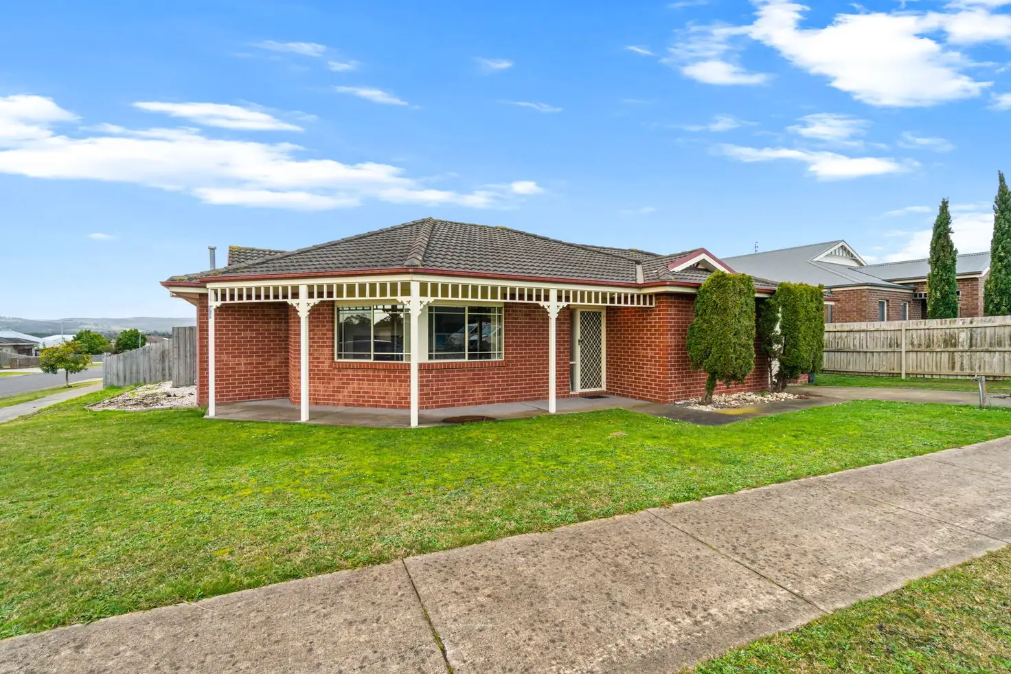 Main view of Homely townhouse listing, 15 Duxbury Drive, Traralgon VIC 3844