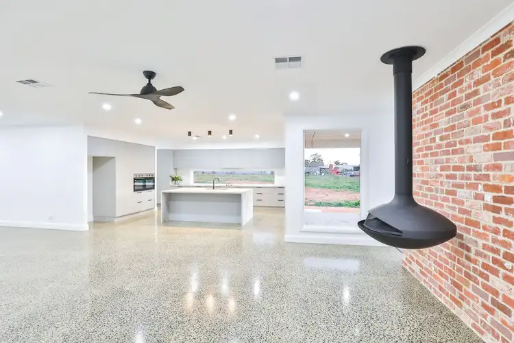 Fifth view of Homely house listing, 4 Mallee Ridge Drive, Irymple VIC 3498