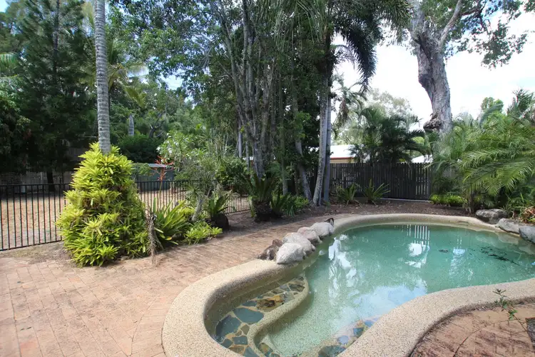 19 Baronia Crescent, Holloways Beach QLD 4878