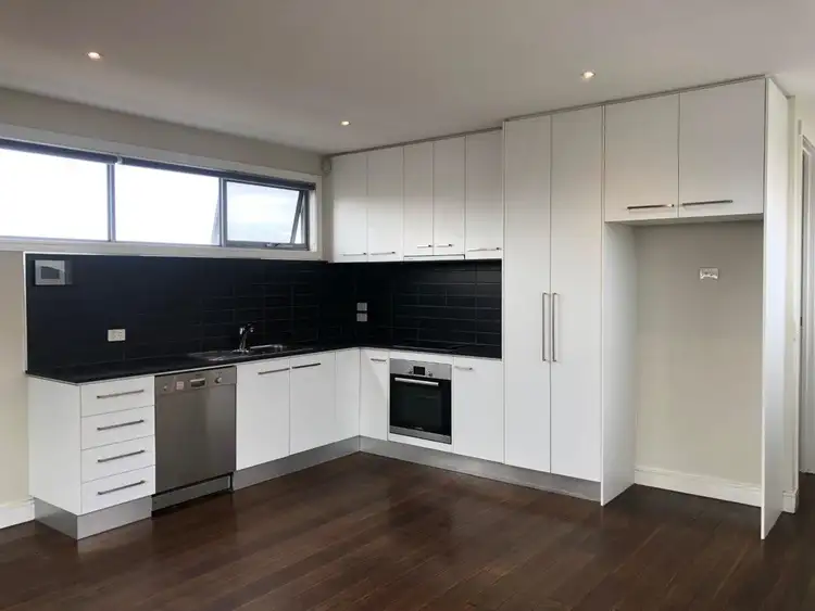 18a Hampton Road, Essendon VIC 3040