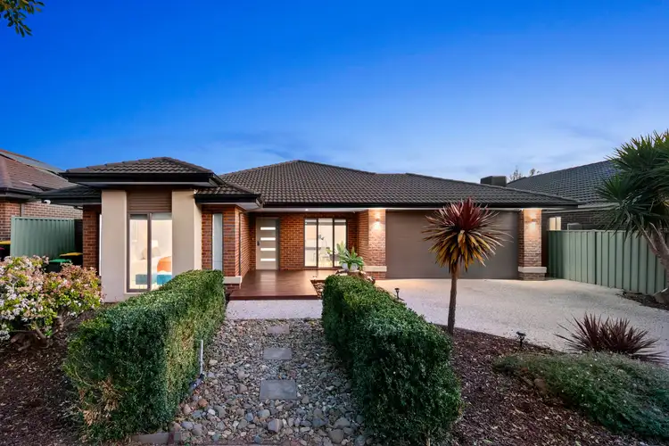 Second view of Homely house listing, 22 Kunuka Circuit, Caroline Springs VIC 3023