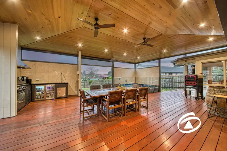 6 Ellaswood Close, Berwick VIC 3806