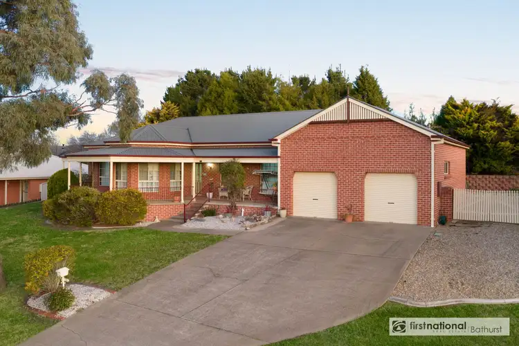 8 Dees Close, Gormans Hill NSW 2795