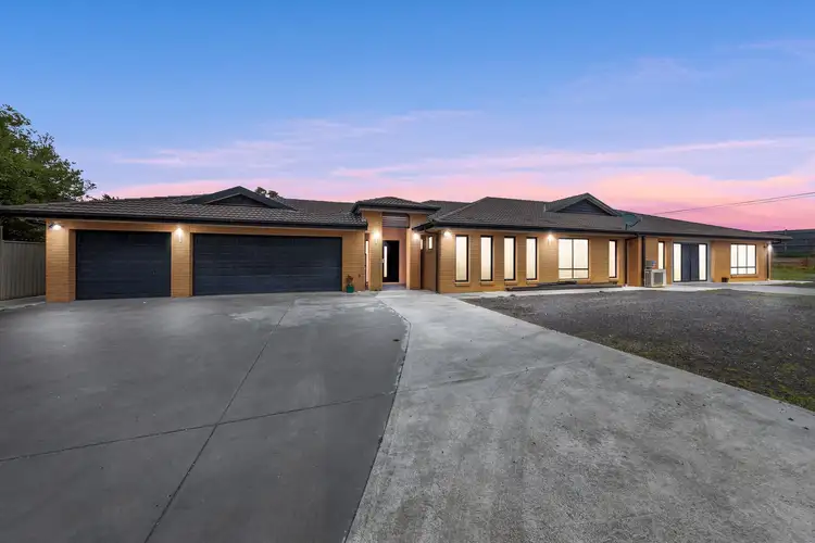 Second view of Homely house listing, 8 Daintree Retreat, Caroline Springs VIC 3023