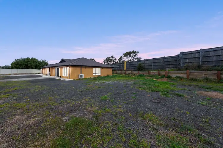 Fifth view of Homely house listing, 8 Daintree Retreat, Caroline Springs VIC 3023