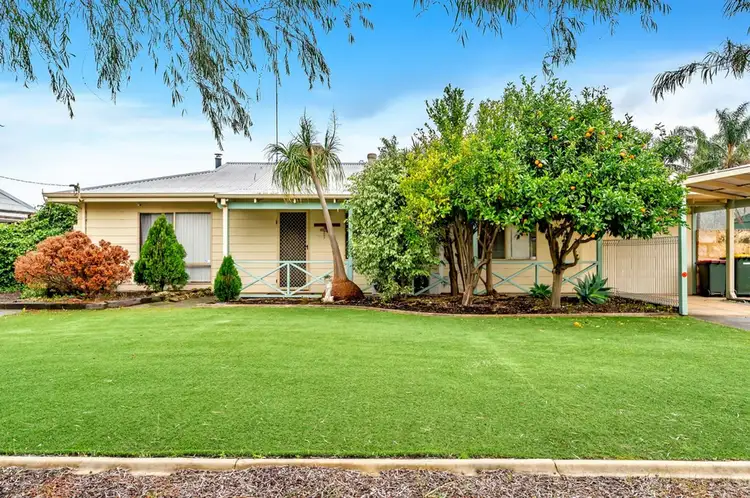 11 Lloyd Avenue, Ravenswood WA 6208
