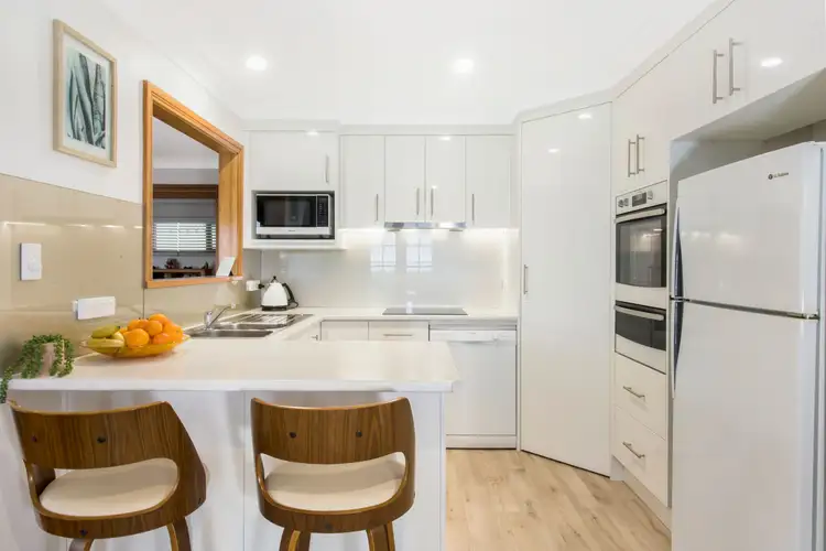 Fifth view of Homely house listing, 2 Northview Drive, Bateau Bay NSW 2261