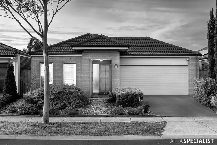 121 Inverell Parkway