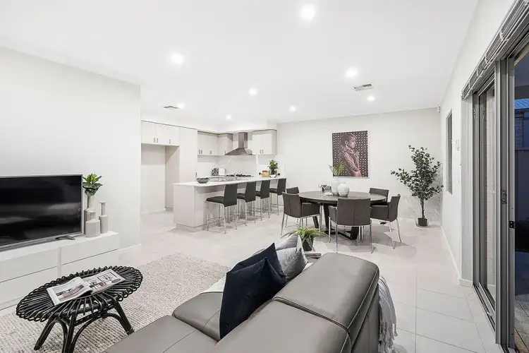 Sixth view of Homely house listing, 8 Aquila Loop, Piara Waters WA 6112