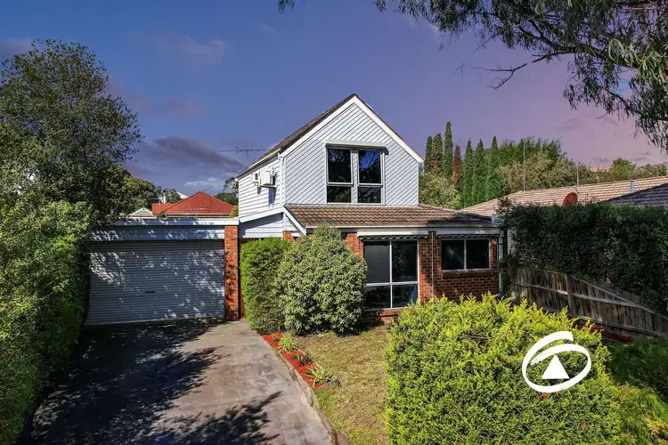 6 Adelong Court, Berwick VIC 3806