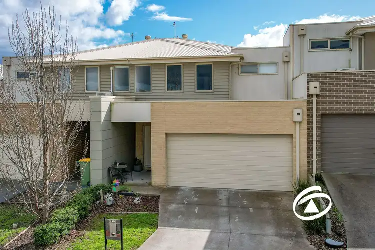 8/23 Atlantic Drive, Pakenham VIC 3810