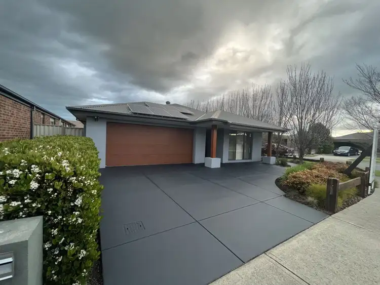 Second view of Homely house listing, 31 Edenbrook Circuit, Pakenham VIC 3810