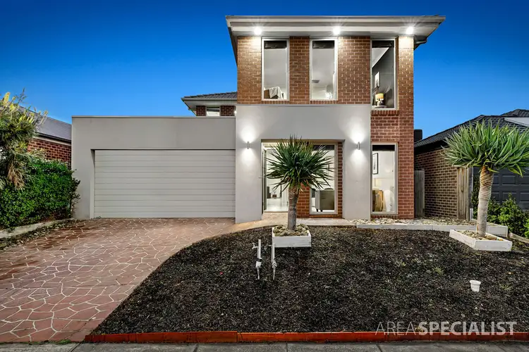 16 Bayley Place, Cranbourne West VIC 3977