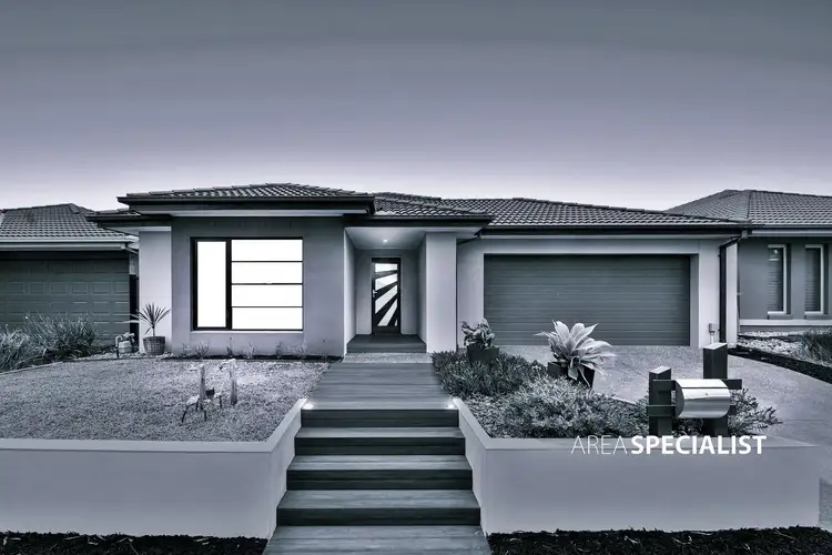 109 Heather Grove, Clyde North VIC 3978