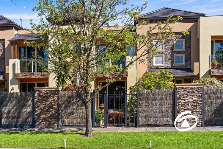 4/3 Paddington Terrace, Berwick VIC 3806